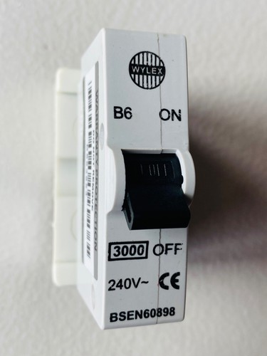 Wylex type push plug - type, b