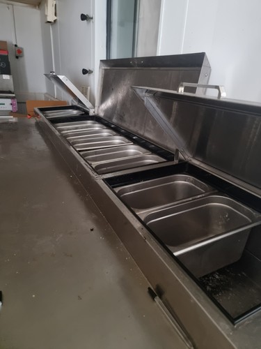 Pizza prep table - table, 3
