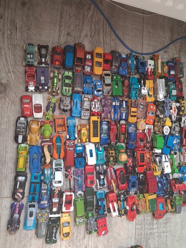 Job lot 100 hot wheels - 100+,