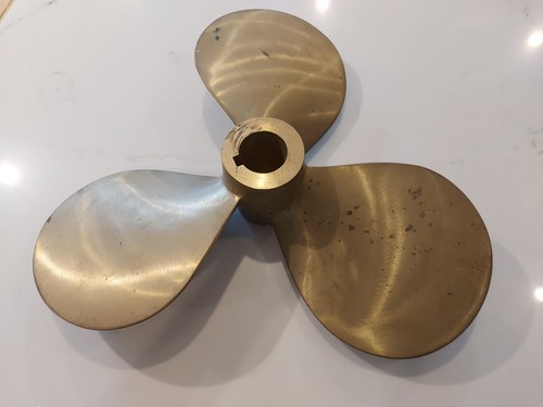 Right hand bronze - x,