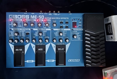 Boss guitar - me-50,