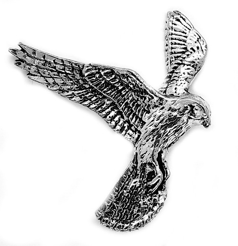 Kestrel falcon bird pin badge - pin,