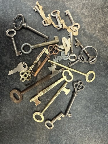 Collection keys vintage and - keys,