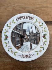 Fine bone china Vintage AYNSLEY Christmas Carol Plate 1982 Christmas day