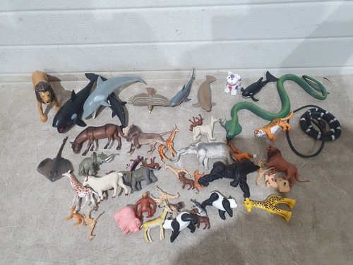 Animal figure toy lot - figure,