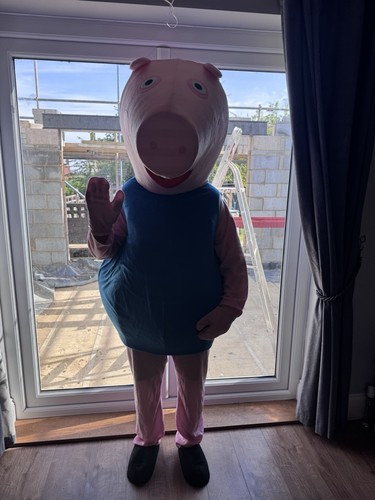 George pig mascot - pig, dress