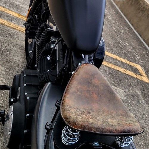 Large brown motorcycle solo - brown,