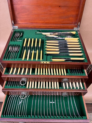 Multi tier wooden canteen - multi-tier,