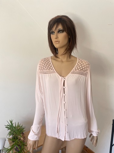 Title laura ashley crocheted - ,