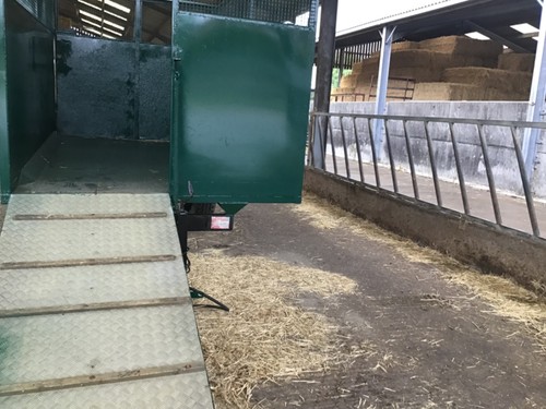 Muck tipping trailer - tipping, front