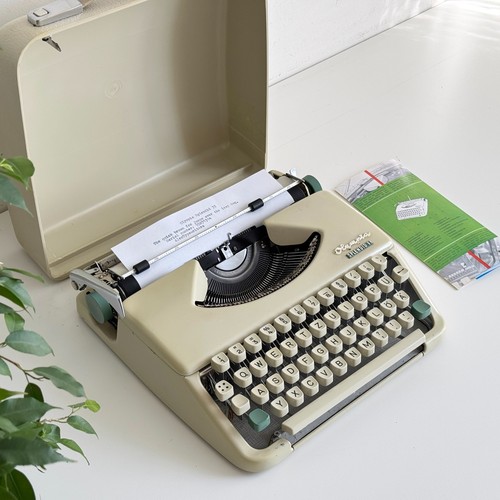 Olympia splendid typewriter - splendid,