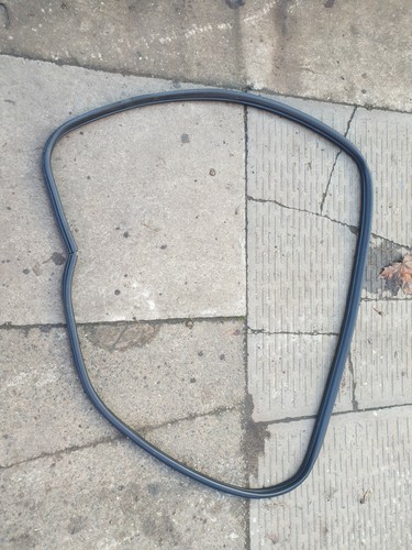 Bmw e36 saloon door seal - e36,