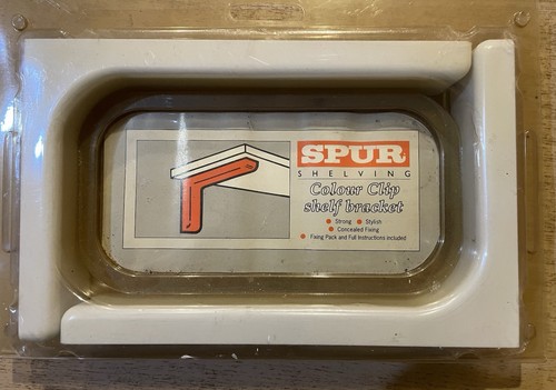 Pair spur colour - of,