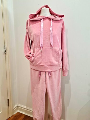 Tracksuit size 10 - 8-10, velour