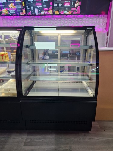 Used interlevin cake display - used,