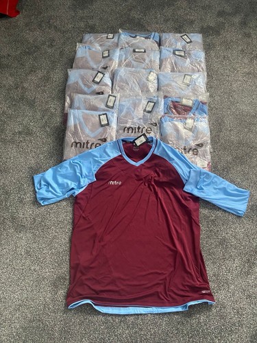 Full team football kit - team, x