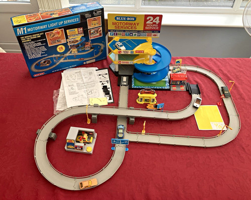 Vintage blue box motorway - blue-box, m1
