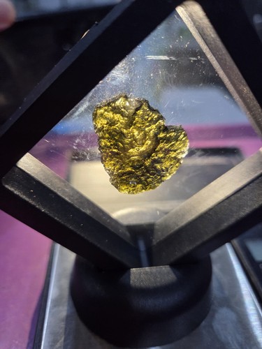 Grade moldavite 69g - grade,