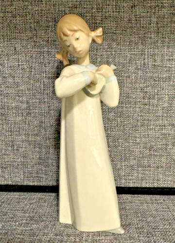 Lladro girl with guitar - lladro,