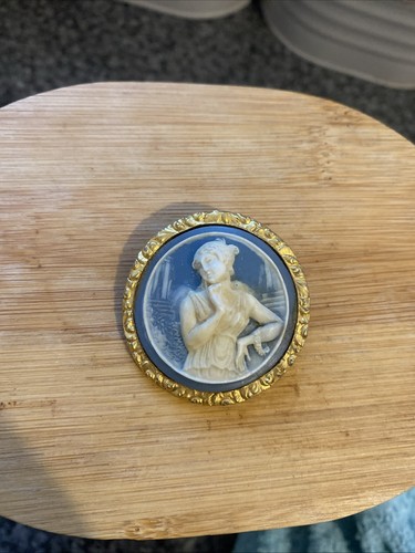 Cameo brooch - cameo,