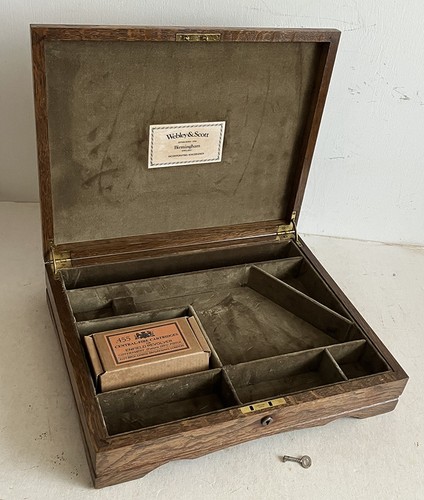 Vintage case take webley - a,
