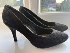 Women's Mid Heel Court Shoes. Free Postage. Great Condition. Black Lace Effect.