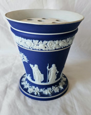 STUNNING JASPERWARE WEDGWOOD  19TH CENTURY VASE CLASSICAL SCENES