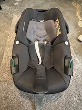 Maxi-Cosi Pebble 360 Grey with Newborn Insert and Family Fix Base