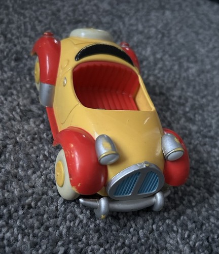 Golden bear noddy toy - bear, car