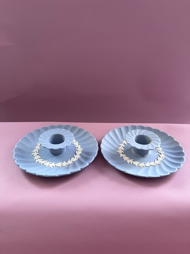 Pair vintage wedgwood pale - vintage,