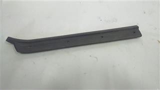 Trim strip door right front - trim,