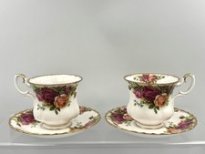 2x Royal Albert -Old Country