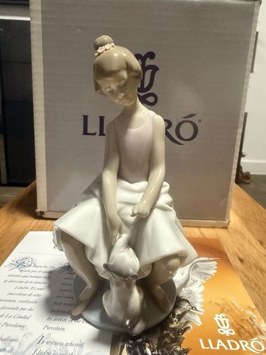 Lladro little ballerina 6402 - little,