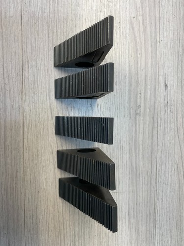 Serrated step block - serrated,