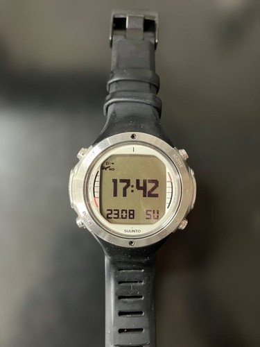 Suunto d6i dive computer - suunto,
