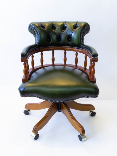 Chesterfield captains desk