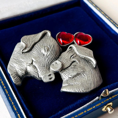 Signed pewter red - pewter,