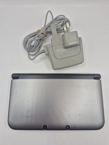 Nintendo 3ds silver - silver, and