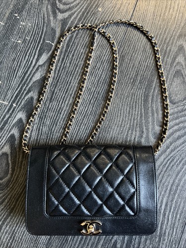 Stunning chanel handbag - chanel,