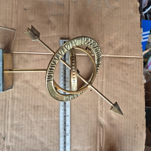 Pier decorative brass finish - brass,