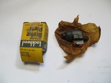 Genuine Lockheed rightt (RH) brake cylinder Leyland Sherpa 185 220 1974-78