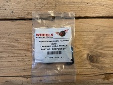 Replaceable gear hanger