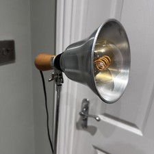 Vintage Industrial Tripod Floor Lamp – Aluminium Shade Wood Handle Studio Light