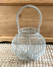 Garden Trading Brompton Clay French Style Metal Wire Egg Storage Basket