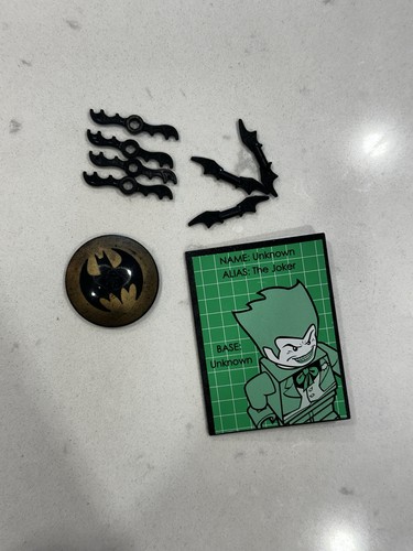 Lego batman the batcave 7783 - batcave,
