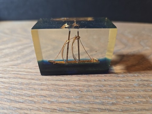 Vtg lucite acrylic antique - acrylic,