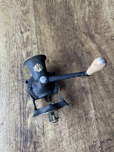 Vintage spong cast - vintage,