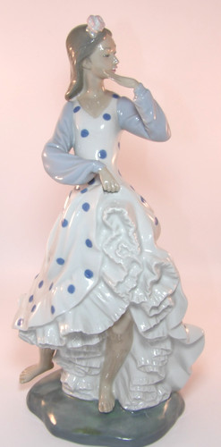 Nao lladro spanish lady - 14",