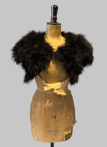 Vintage black feather - 70's,