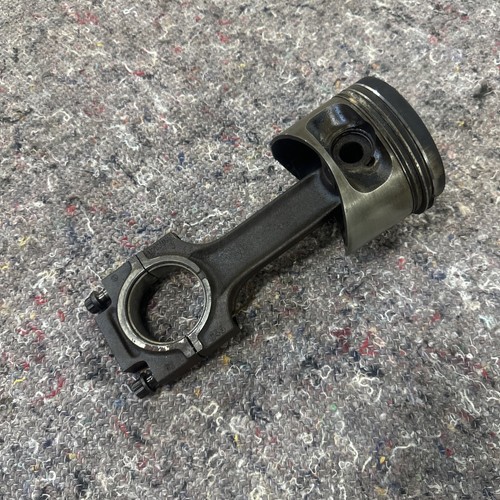 Bmw e21 323i m20b23 - bmw, piston